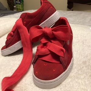Girl’s Puma Sneakers